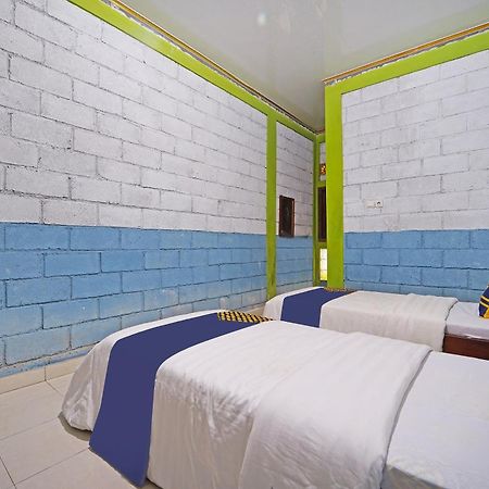 Hotel Spot On 91085 Griya Estu Wening à Sleman  Extérieur photo