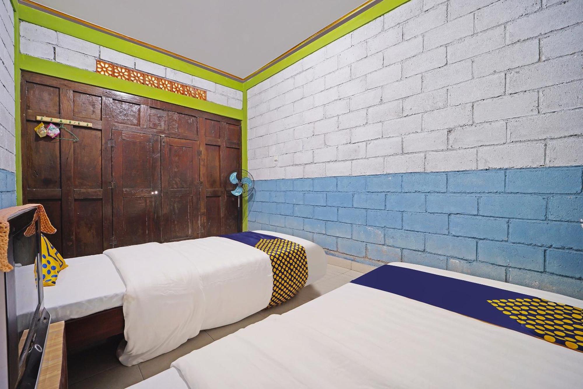 Hotel Spot On 91085 Griya Estu Wening à Sleman  Extérieur photo
